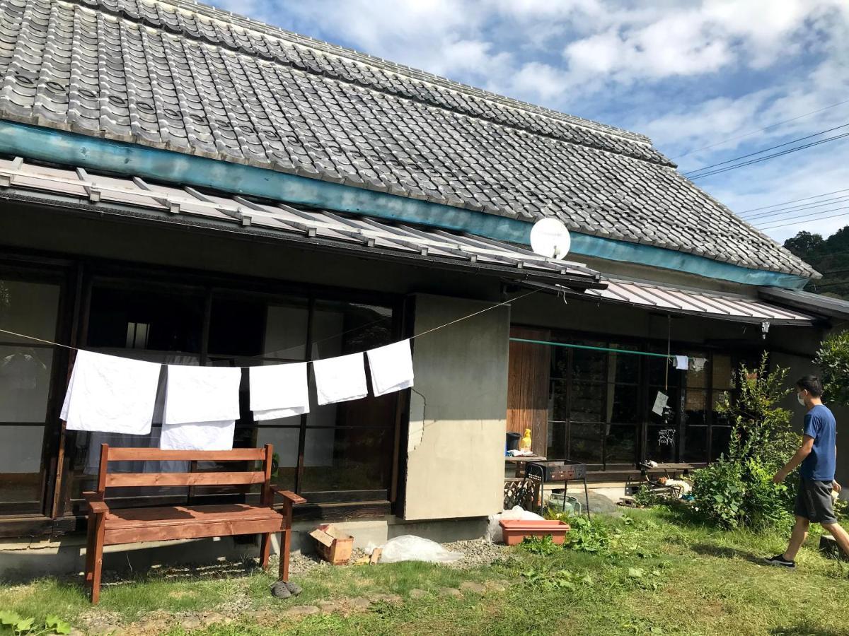 Guest House Yukari Tsuru Экстерьер фото