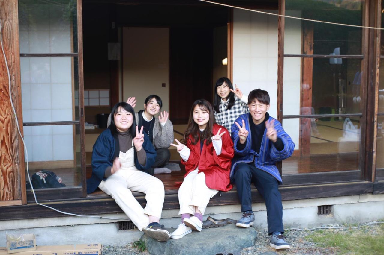 Guest House Yukari Tsuru Экстерьер фото