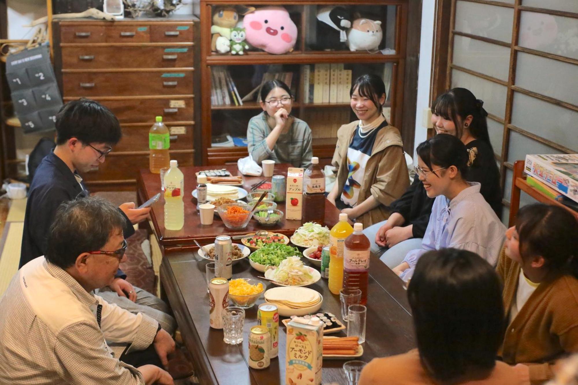 Guest House Yukari Tsuru Экстерьер фото