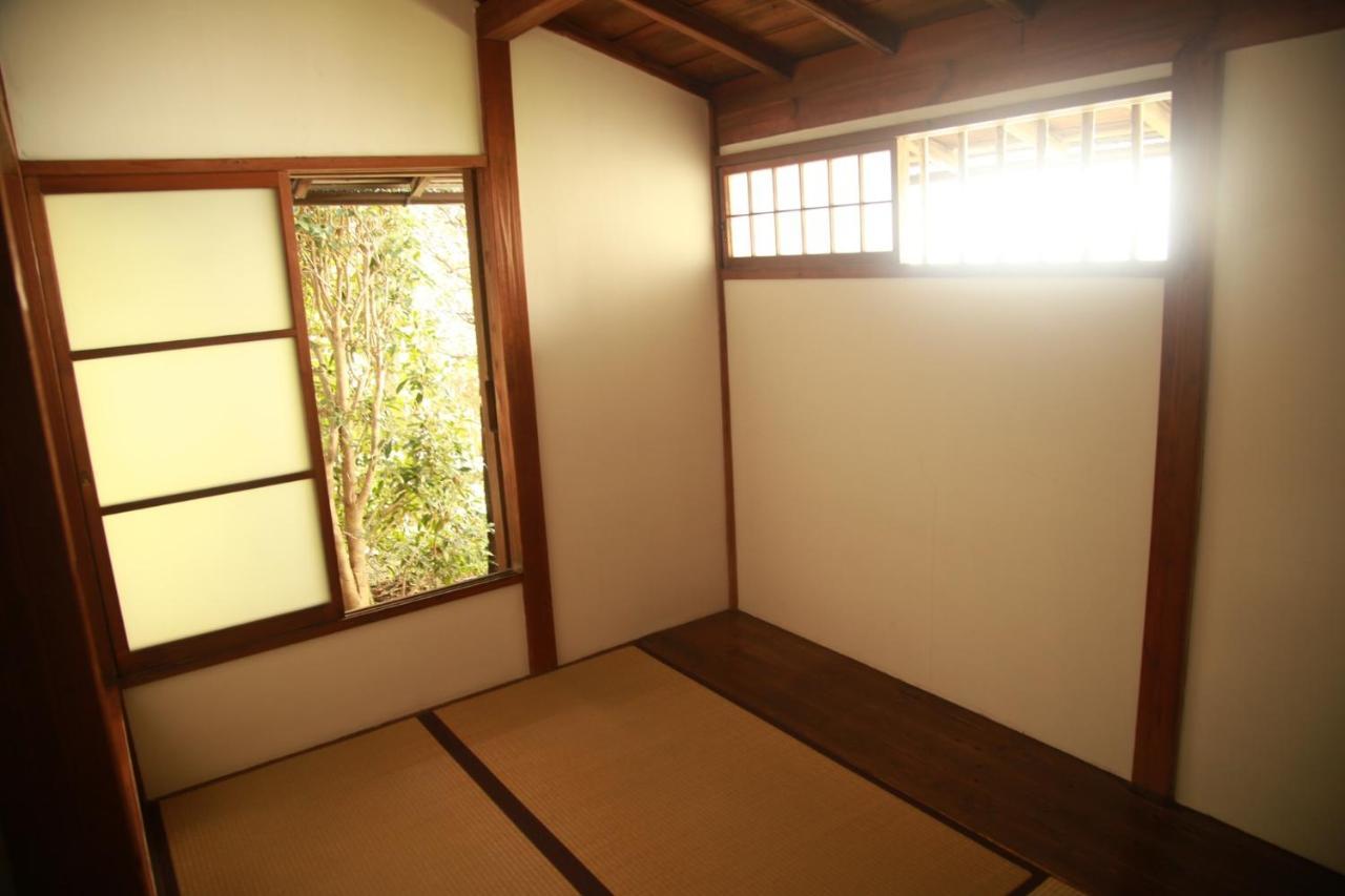 Guest House Yukari Tsuru Экстерьер фото