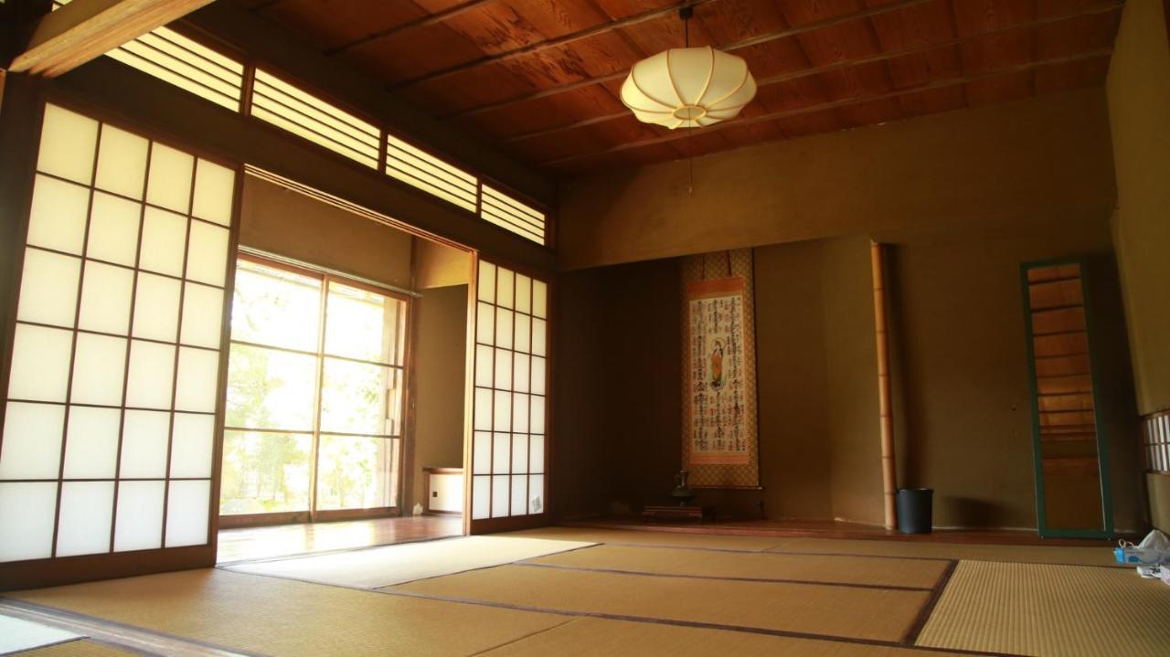 Guest House Yukari Tsuru Экстерьер фото